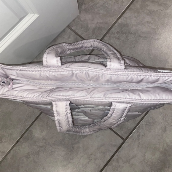 Wildfox | Bags | Wildfox Zippered Tote Nwt | Poshmark NWT! WILDFOX Puffer Nylon Light Gray White Lips Zippered Tote Bag